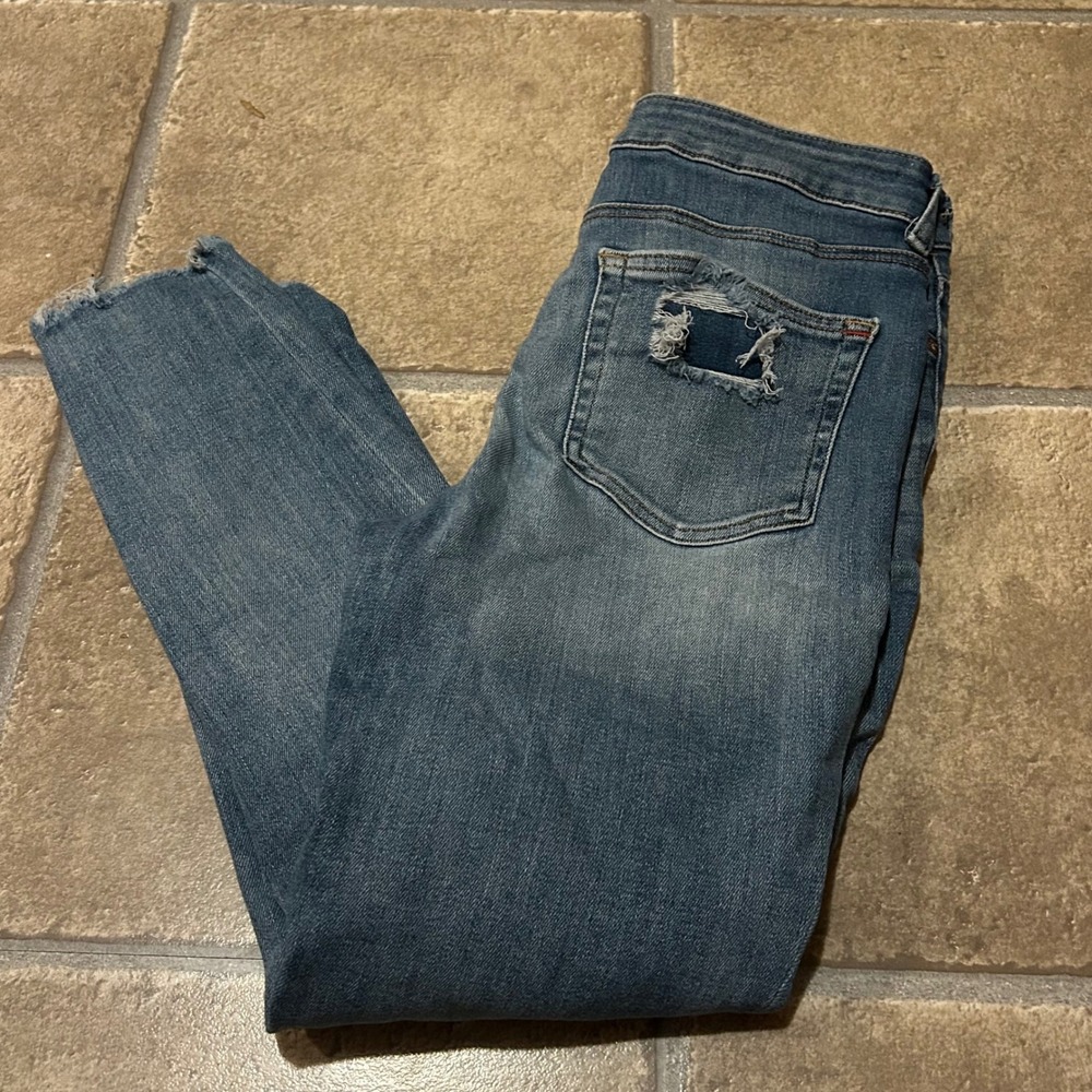 Maurices High Rise Super Skinny Distressed Button Fly Jeans 8 Reg Medium Wash